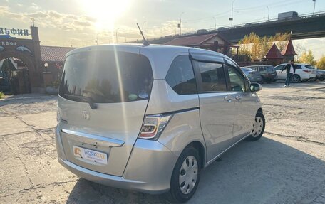 Honda Freed I, 2012 год, 900 000 рублей, 3 фотография