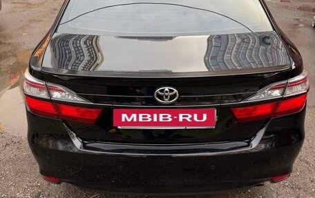 Toyota Camry, 2017 год, 2 450 000 рублей, 2 фотография