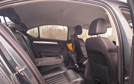 Skoda Superb III рестайлинг, 2018 год, 1 750 000 рублей, 10 фотография