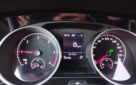 Volkswagen Touran III, 2018 год, 2 090 000 рублей, 3 фотография