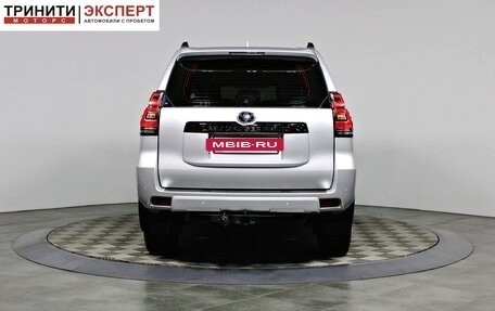 Toyota Land Cruiser Prado 150 рестайлинг 2, 2017 год, 4 197 000 рублей, 5 фотография