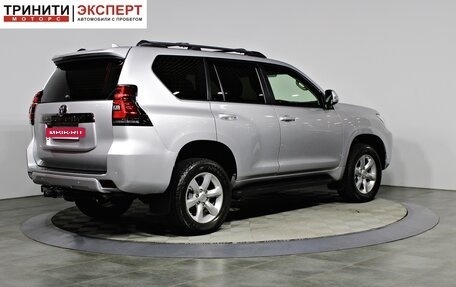 Toyota Land Cruiser Prado 150 рестайлинг 2, 2017 год, 4 197 000 рублей, 6 фотография