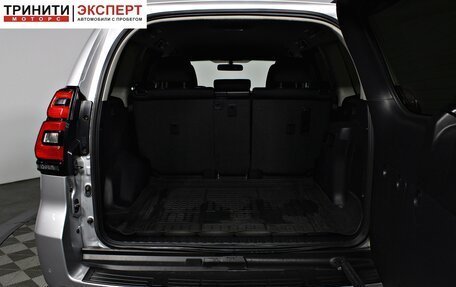 Toyota Land Cruiser Prado 150 рестайлинг 2, 2017 год, 4 197 000 рублей, 17 фотография