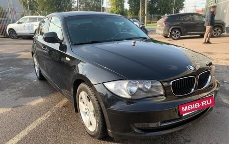 BMW 1 серия, 2011 год, 745 000 рублей, 3 фотография