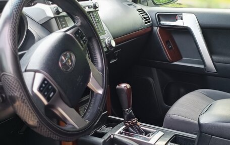 Toyota Land Cruiser Prado 150 рестайлинг 2, 2016 год, 3 850 000 рублей, 12 фотография