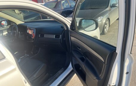 Mitsubishi Outlander III рестайлинг 3, 2013 год, 1 050 000 рублей, 8 фотография