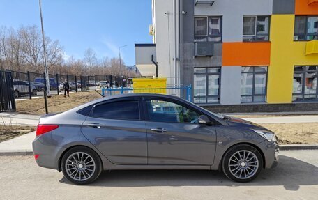 Hyundai Solaris II рестайлинг, 2015 год, 1 199 000 рублей, 2 фотография
