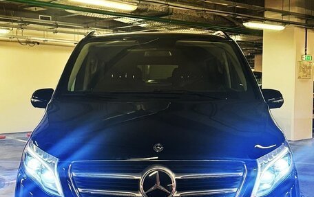 Mercedes-Benz V-Класс, 2018 год, 4 500 000 рублей, 1 фотография