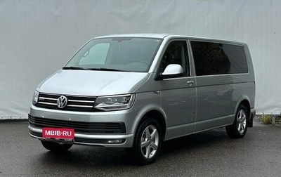 Volkswagen Multivan T6 рестайлинг, 2017 год, 3 650 000 рублей, 1 фотография