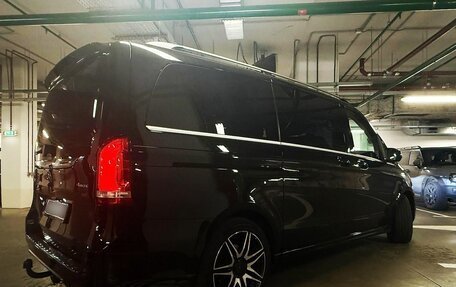Mercedes-Benz V-Класс, 2018 год, 4 500 000 рублей, 3 фотография