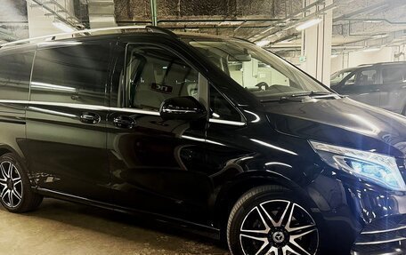 Mercedes-Benz V-Класс, 2018 год, 4 500 000 рублей, 2 фотография