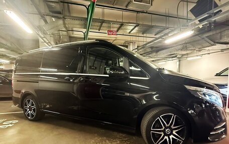 Mercedes-Benz V-Класс, 2018 год, 4 500 000 рублей, 6 фотография