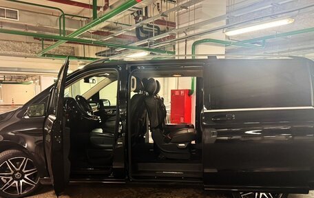 Mercedes-Benz V-Класс, 2018 год, 4 500 000 рублей, 13 фотография