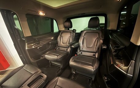 Mercedes-Benz V-Класс, 2018 год, 4 500 000 рублей, 18 фотография