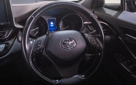 Toyota C-HR I рестайлинг, 2016 год, 1 939 000 рублей, 11 фотография