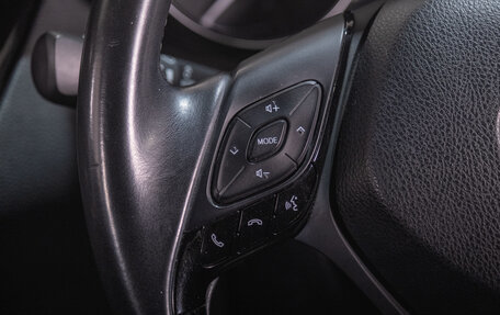 Toyota C-HR I рестайлинг, 2016 год, 1 939 000 рублей, 12 фотография