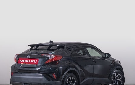 Toyota C-HR I рестайлинг, 2016 год, 1 939 000 рублей, 6 фотография