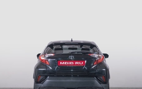 Toyota C-HR I рестайлинг, 2016 год, 1 939 000 рублей, 4 фотография