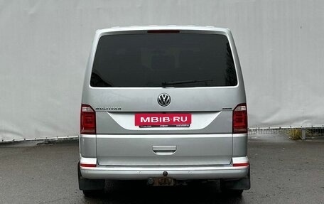Volkswagen Multivan T6 рестайлинг, 2017 год, 3 650 000 рублей, 6 фотография