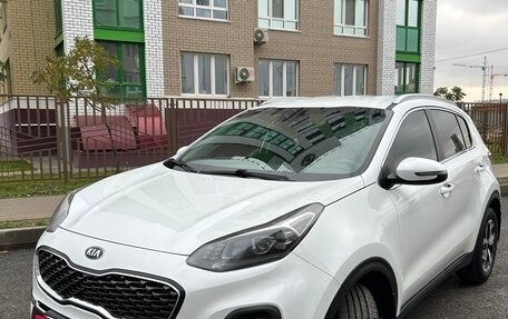 KIA Sportage IV рестайлинг, 2020 год, 2 850 000 рублей, 2 фотография