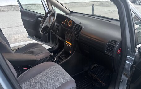 Opel Zafira A рестайлинг, 2004 год, 460 000 рублей, 20 фотография