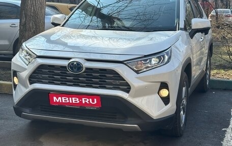 Toyota RAV4, 2019 год, 2 700 000 рублей, 1 фотография