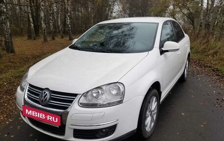 Volkswagen Jetta VI, 2009 год, 747 777 рублей, 4 фотография