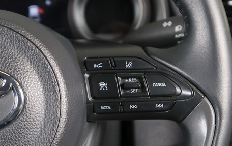 Toyota Yaris Cross, 2020 год, 2 499 000 рублей, 10 фотография