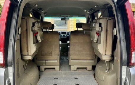 Nissan Serena III, 2005 год, 999 999 рублей, 13 фотография