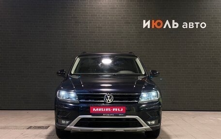 Volkswagen Tiguan II, 2019 год, 2 180 000 рублей, 2 фотография