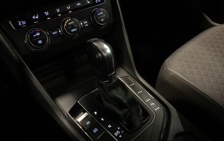 Volkswagen Tiguan II, 2019 год, 2 180 000 рублей, 14 фотография