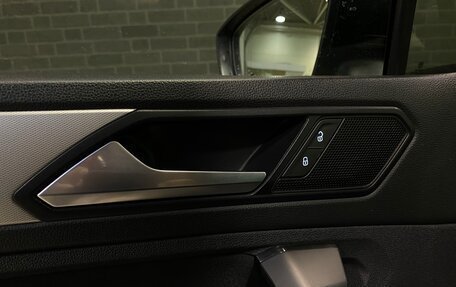 Volkswagen Tiguan II, 2019 год, 2 180 000 рублей, 16 фотография