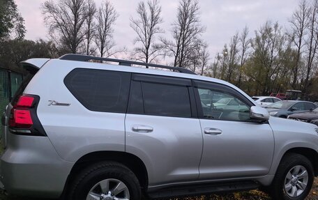 Toyota Land Cruiser Prado 150 рестайлинг 2, 2022 год, 5 850 000 рублей, 3 фотография