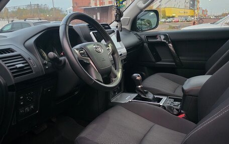 Toyota Land Cruiser Prado 150 рестайлинг 2, 2022 год, 5 850 000 рублей, 5 фотография