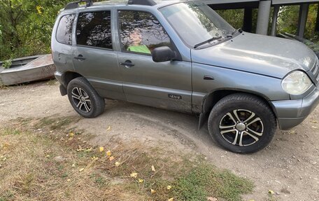 Chevrolet Niva I рестайлинг, 2004 год, 330 000 рублей, 15 фотография