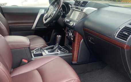 Toyota Land Cruiser Prado 150 рестайлинг 2, 2016 год, 14 фотография