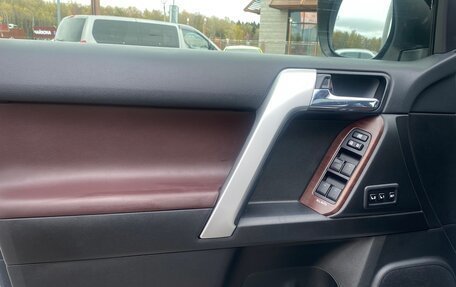 Toyota Land Cruiser Prado 150 рестайлинг 2, 2016 год, 16 фотография