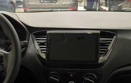 Hyundai Solaris II рестайлинг, 2019 год, 1 299 000 рублей, 18 фотография