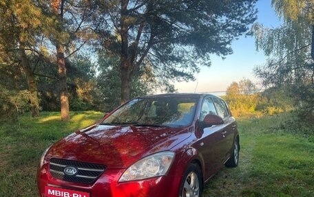 KIA cee'd I рестайлинг, 2008 год, 600 000 рублей, 1 фотография
