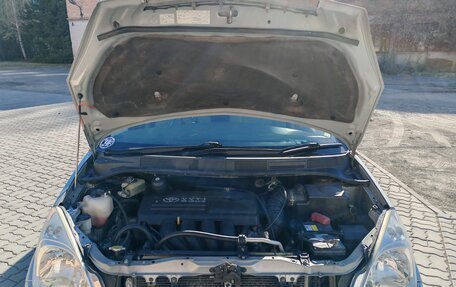 Toyota Opa I рестайлинг, 2005 год, 705 000 рублей, 3 фотография