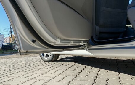 Toyota Opa I рестайлинг, 2005 год, 705 000 рублей, 15 фотография