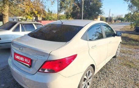 Hyundai Solaris II рестайлинг, 2015 год, 1 100 000 рублей, 18 фотография