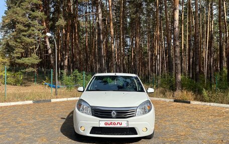 Renault Sandero I, 2013 год, 645 000 рублей, 2 фотография