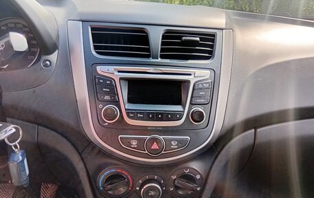 Hyundai Solaris II рестайлинг, 2014 год, 649 000 рублей, 12 фотография