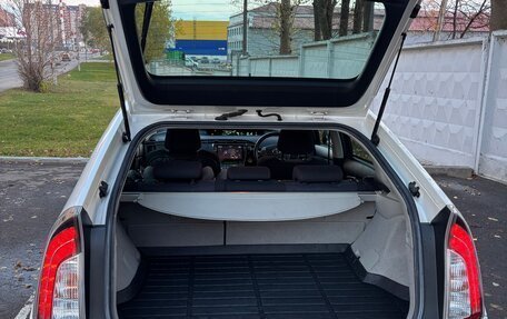 Toyota Prius, 2014 год, 1 900 000 рублей, 14 фотография