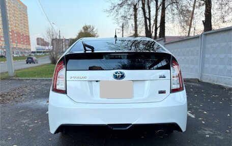 Toyota Prius, 2014 год, 1 900 000 рублей, 8 фотография