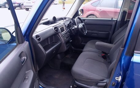 Toyota bB I рестайлинг, 2001 год, 700 000 рублей, 13 фотография