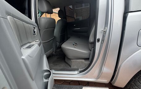 Toyota Hilux VII, 2011 год, 1 860 000 рублей, 11 фотография