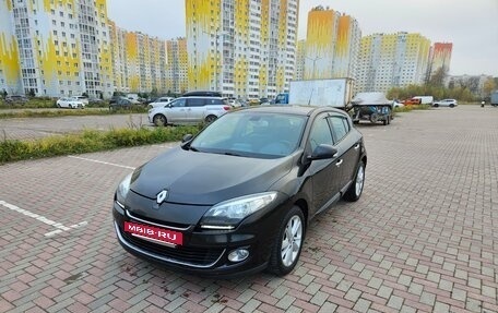 Renault Megane III, 2013 год, 1 050 000 рублей, 2 фотография