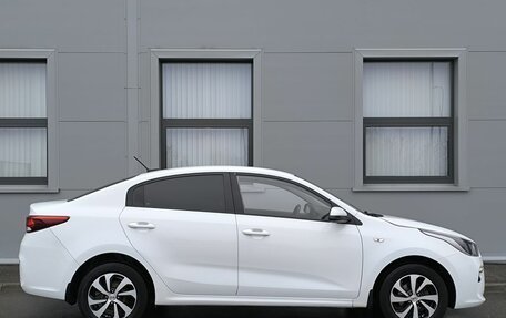 KIA Rio IV, 2019 год, 1 370 000 рублей, 4 фотография